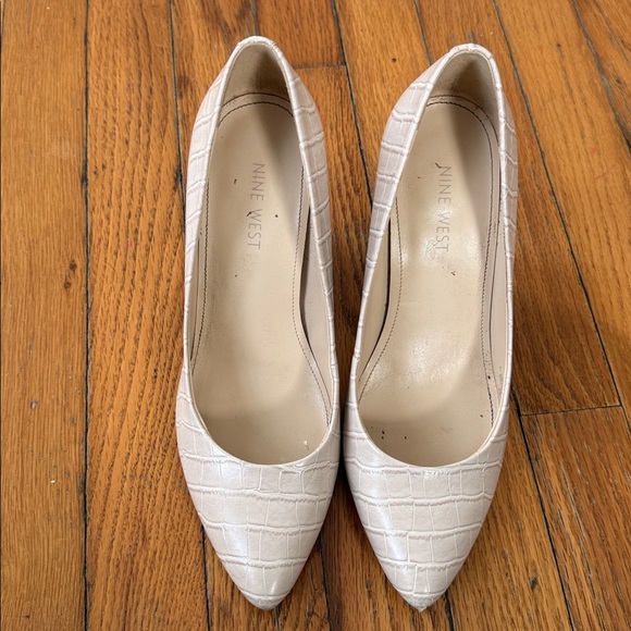 Nine West croc embossed cream Block Heel Pumps 7.5 - Picture 2 of 8